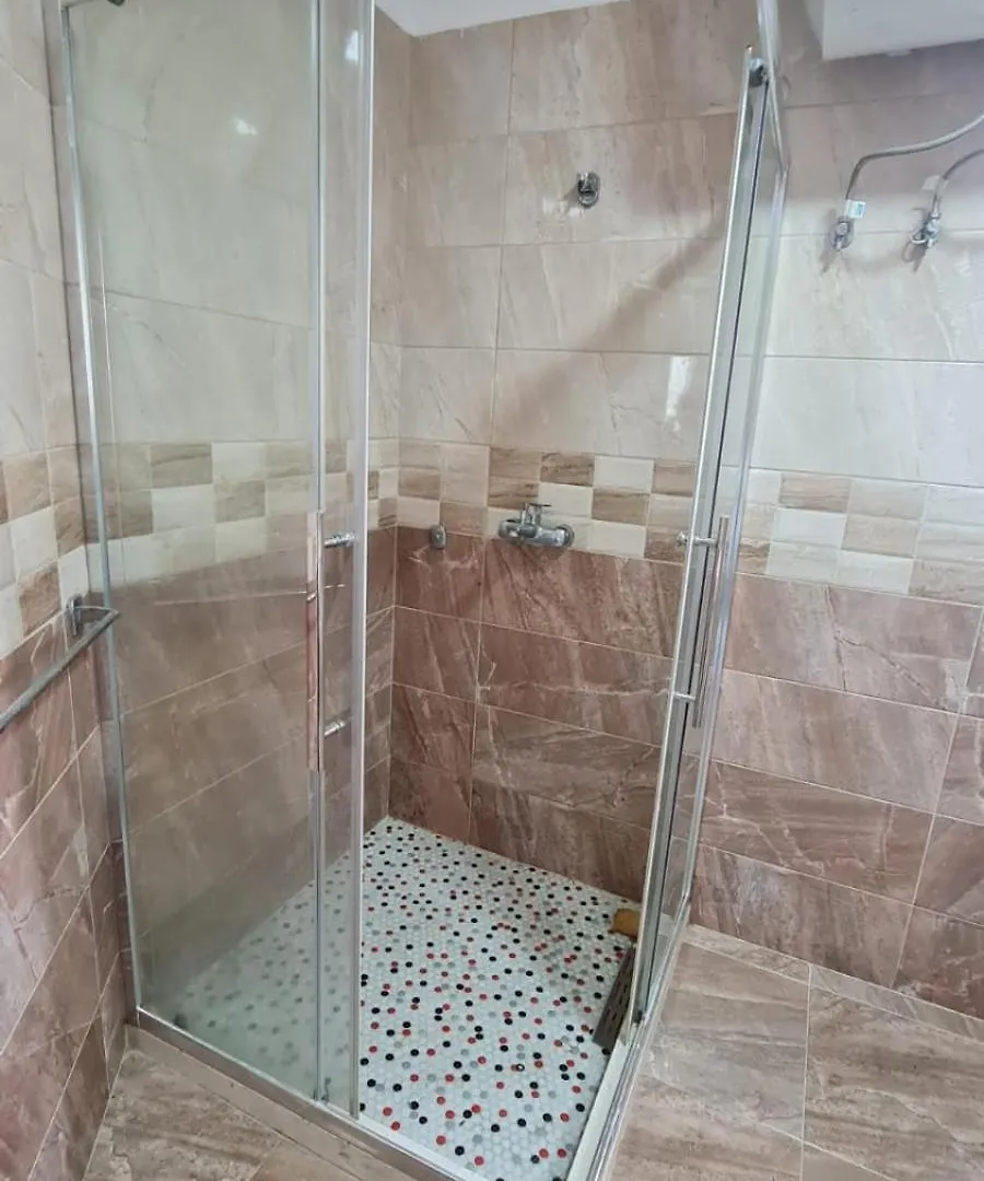 Calmly, Spacious Apartment Next To Usa Embassy Tirana 0*,
