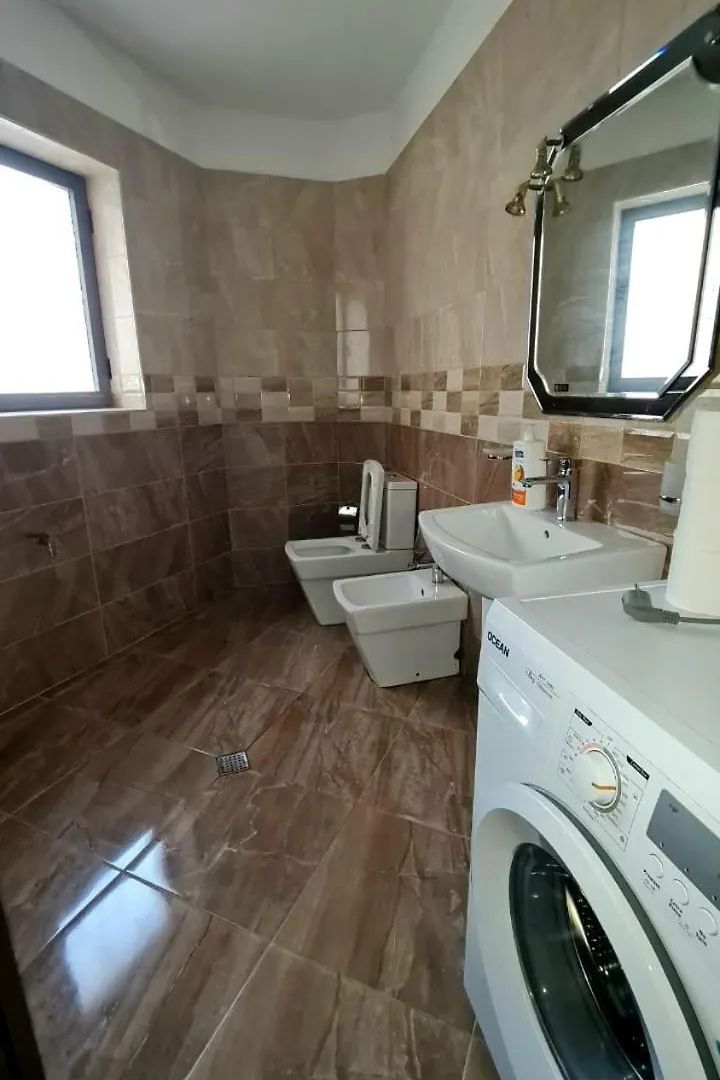 Calmly, Spacious Apartment Next To Usa Embassy Tirana