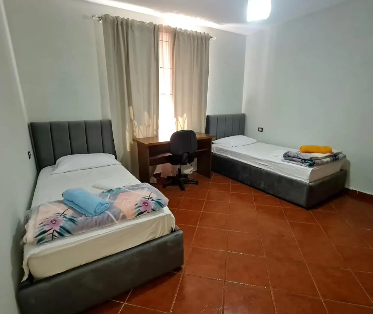 Calmly, Spacious Apartment Next To Usa Embassy Tirana