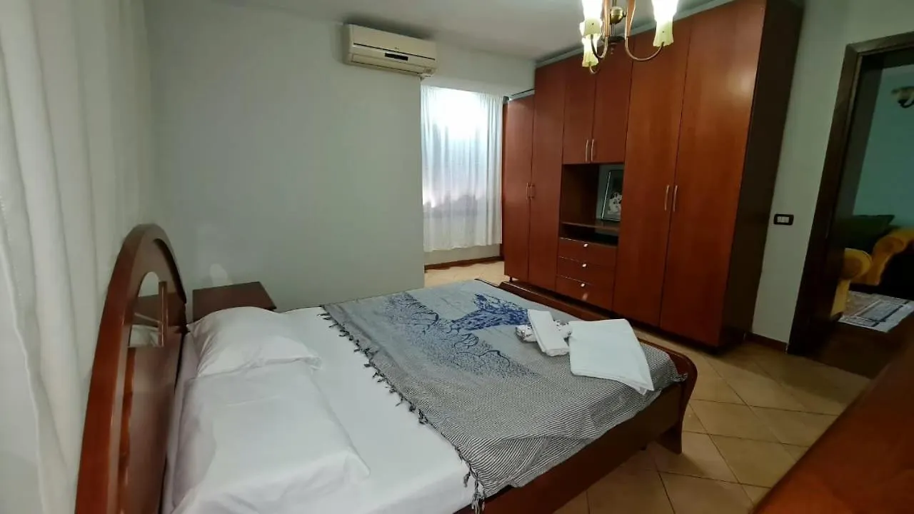 Calmly, Spacious Apartment Next To Usa Embassy Tirana